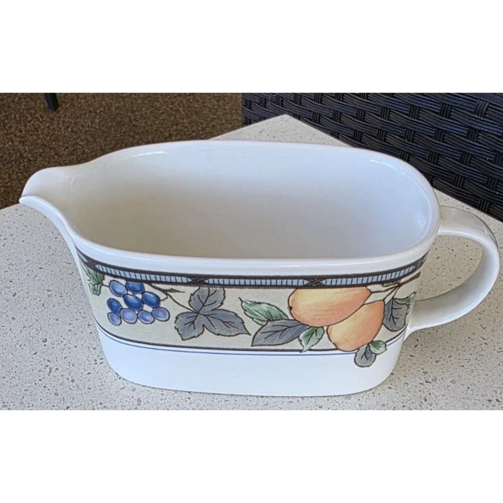 Mikasa Intaglio Gravy Boat in GARDEN HARVEST
